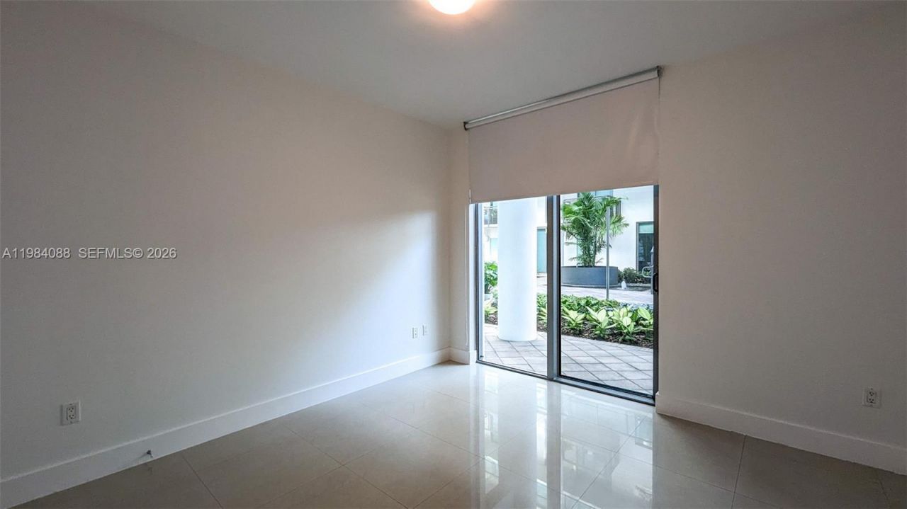 6000 Collins Ave , Unit 111, Miami Beach, FL 33140 Photo