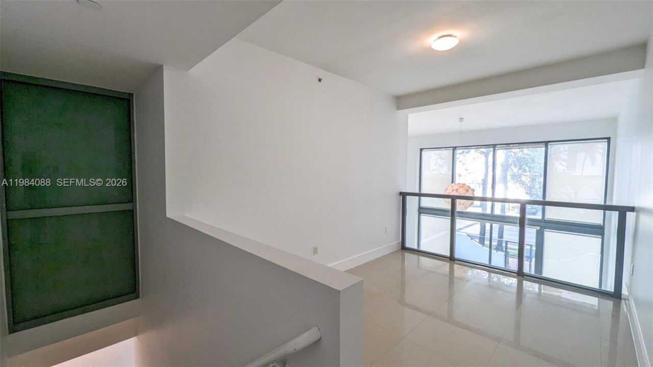 6000 Collins Ave , Unit 111, Miami Beach, FL 33140 Photo