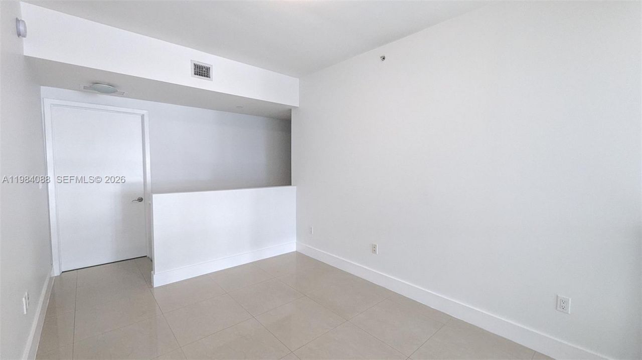 6000 Collins Ave , Unit 111, Miami Beach, FL 33140 Photo