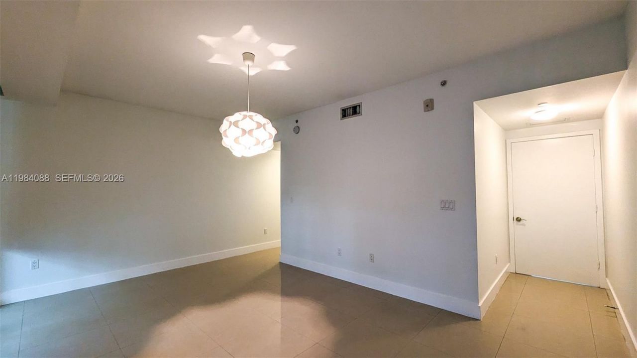 6000 Collins Ave , Unit 111, Miami Beach, FL 33140 Photo