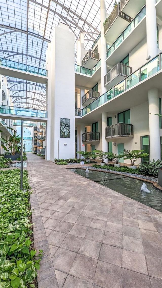 6000 Collins Ave , Unit 111, Miami Beach, FL 33140 Photo