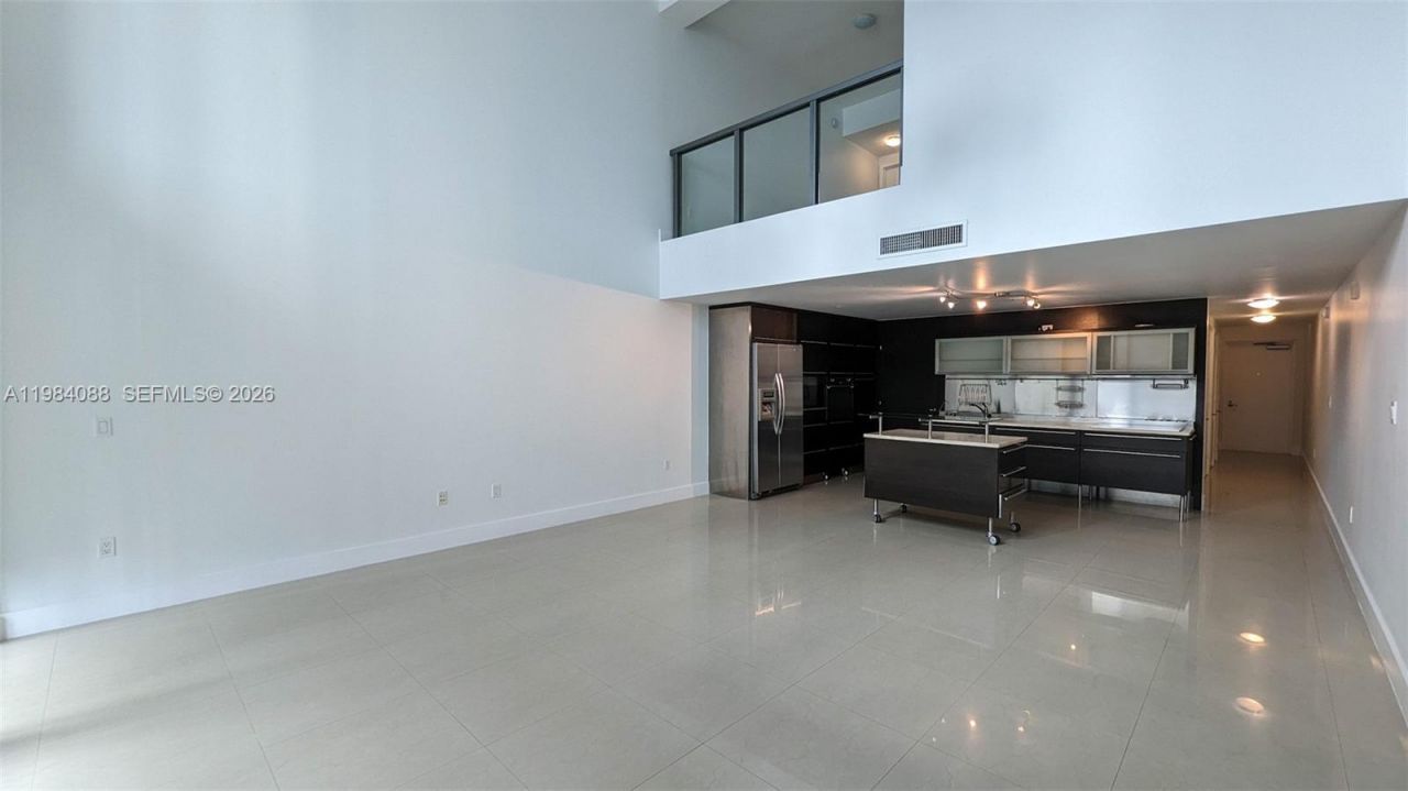 6000 Collins Ave , Unit 111, Miami Beach, FL 33140 Photo