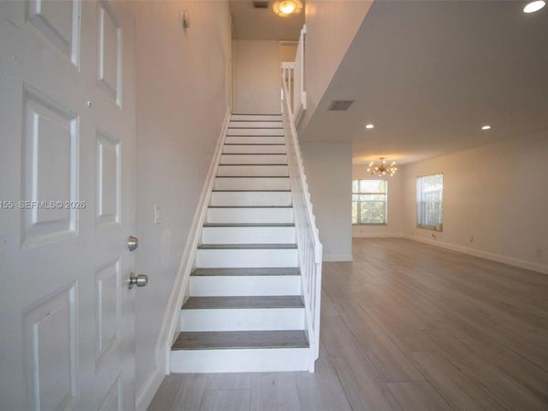 4844 Grapevine Way , Davie, FL 33331