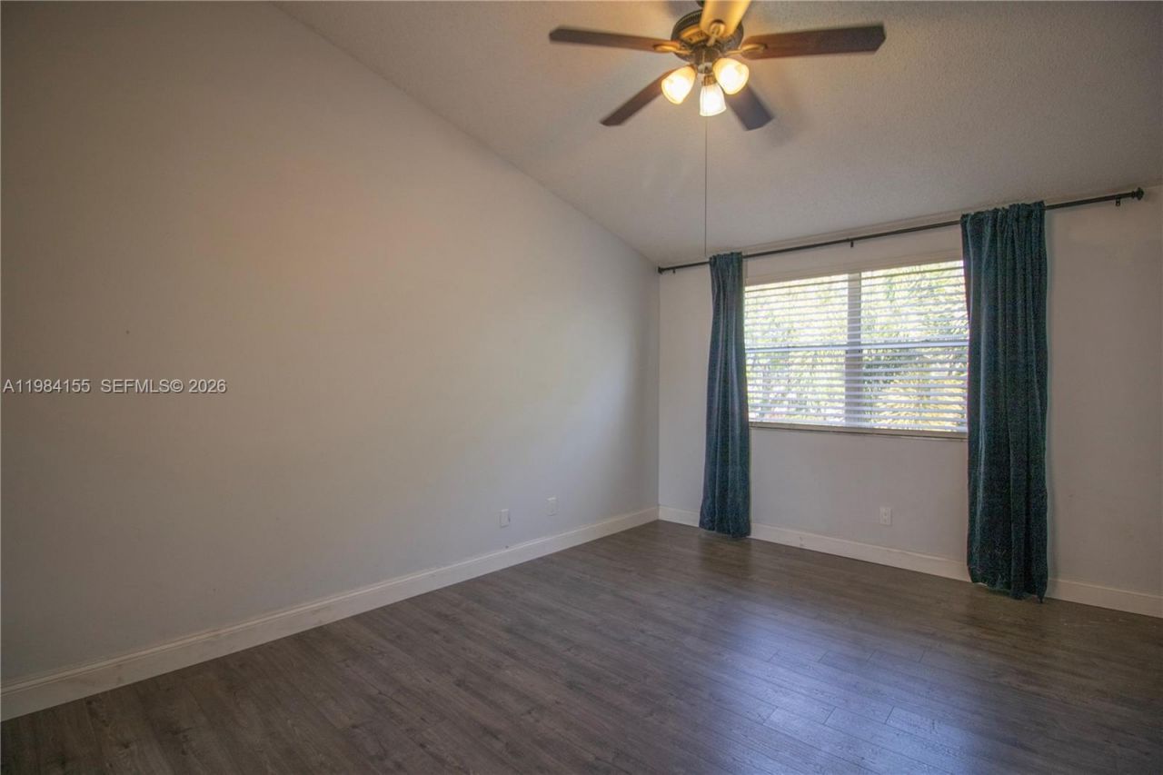 4844 Grapevine Way , Davie, FL 33331 Photo