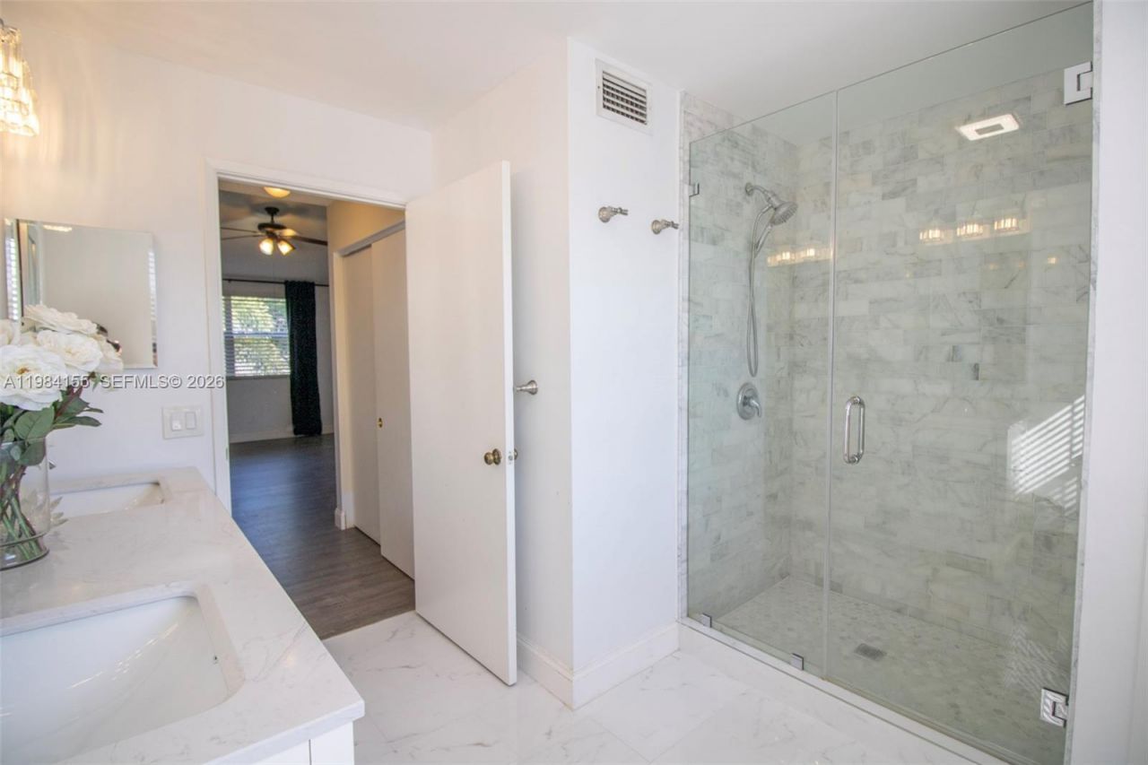 4844 Grapevine Way , Davie, FL 33331 Photo