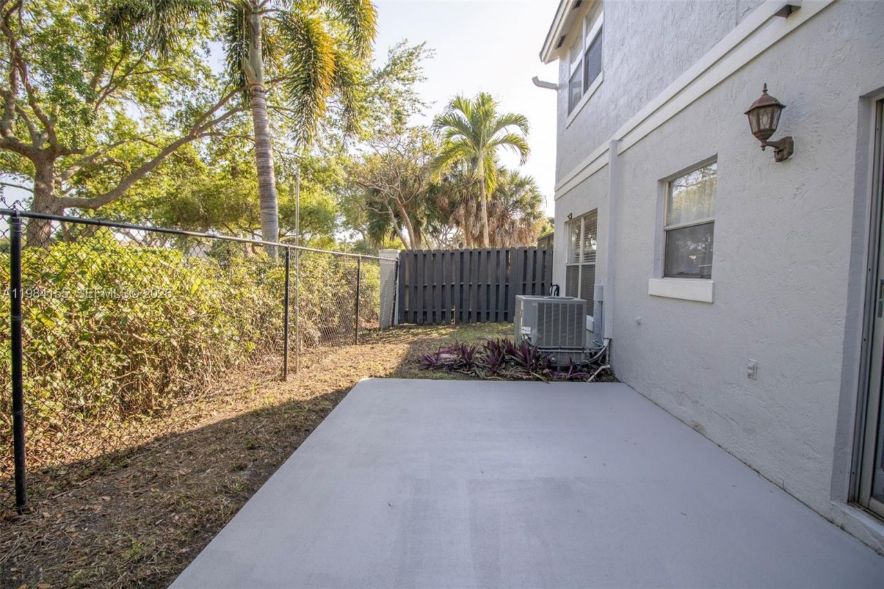 4844 Grapevine Way , Davie, FL 33331 Photo