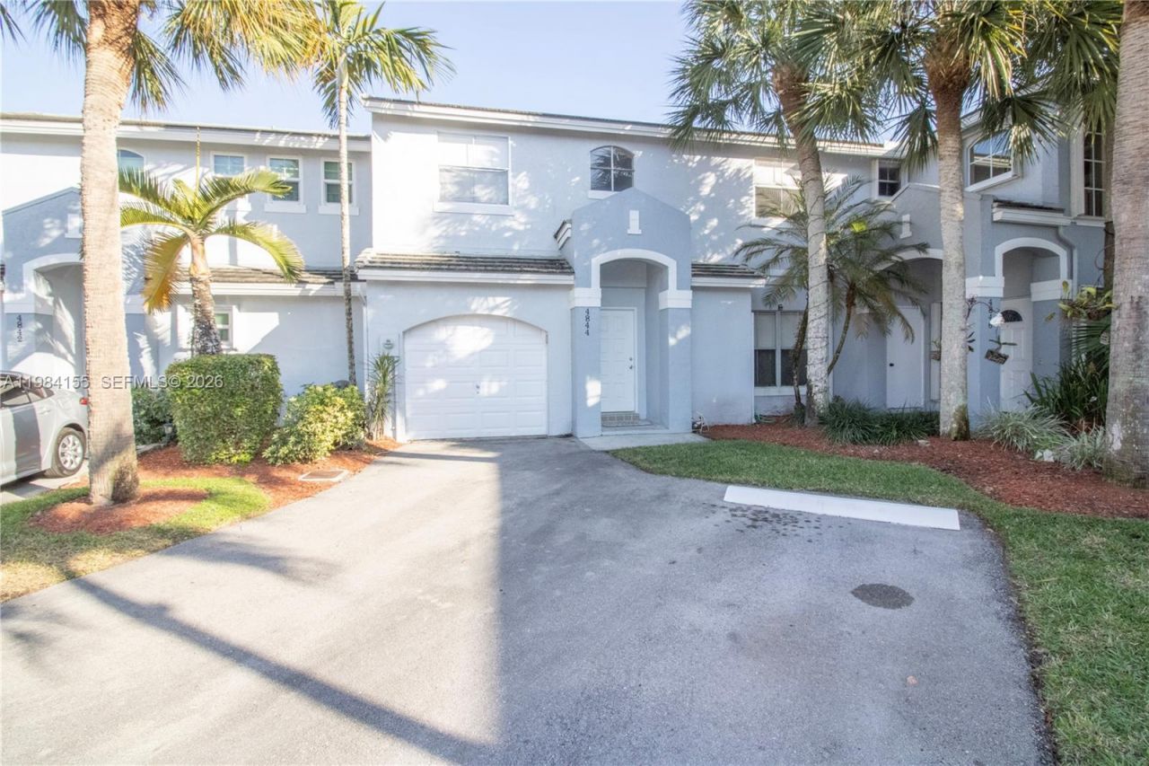 4844 Grapevine Way , Davie, FL 33331 Photo
