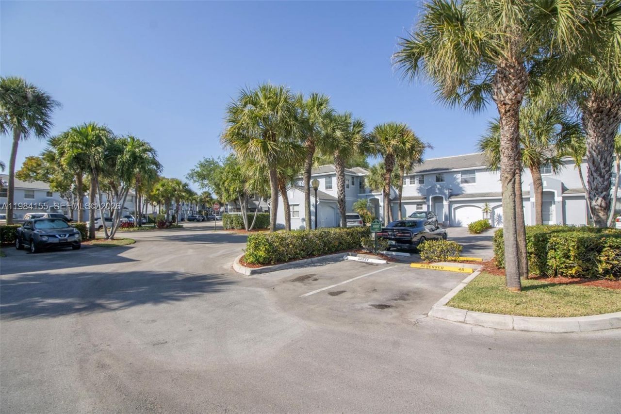 4844 Grapevine Way , Davie, FL 33331 Photo