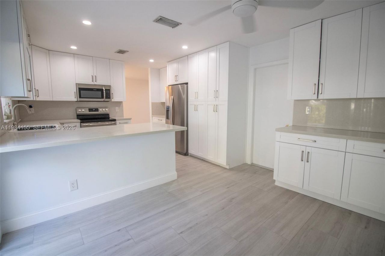 4844 Grapevine Way , Davie, FL 33331 Photo