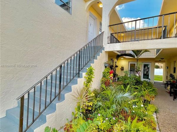 1477 SW 24th Ct, Unit 6, Fort Lauderdale, FL 33311