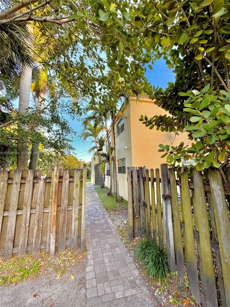 1477 SW 24th Ct, Unit 6, Fort Lauderdale, FL 33311 Photo