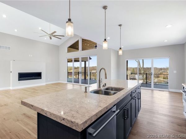 5499 Deephaven Lane, Osage Beach, MO 65065