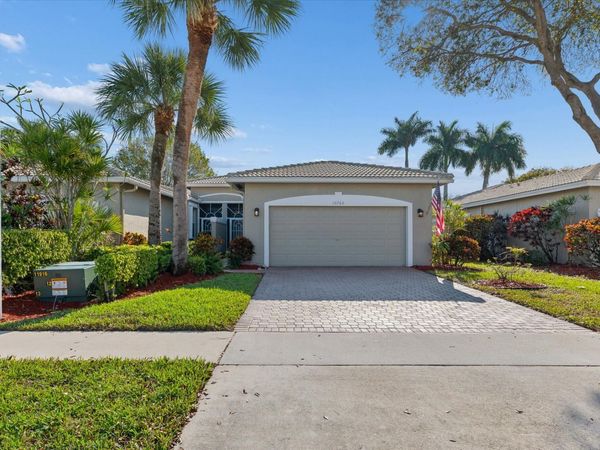 10760 Royal Caribbean Circle, Boynton Beach, FL 33437