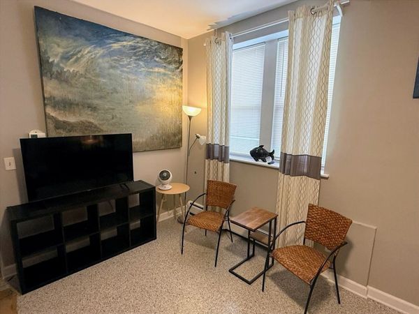 6010 W Seminole Street, Unit G, Chicago, IL 60646