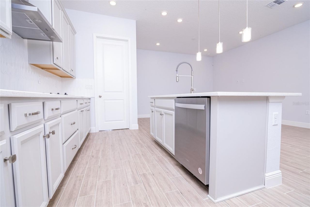 6487 Cyrils Drive , Saint Cloud, FL 34771 Photo