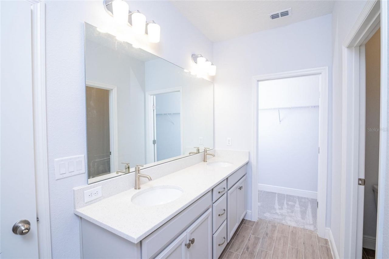 6487 Cyrils Drive , Saint Cloud, FL 34771 Photo