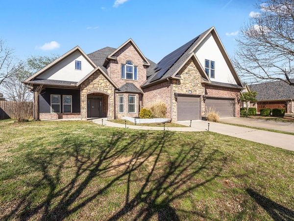 1311 S Pinnacle Drive , Fayetteville, AR 72701