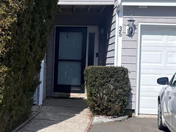 35 Vista Drive S, Manorville, NY 11949