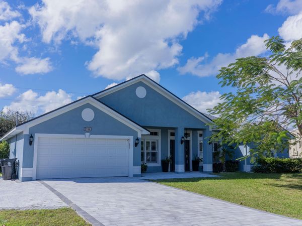 2118 SE Broward Terrace, Port St. Lucie, FL 34952