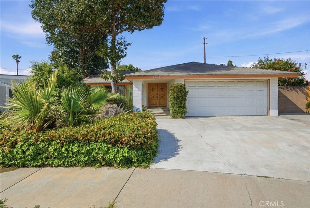 20241 Galway Avenue, Carson, CA 90746 Main Photo