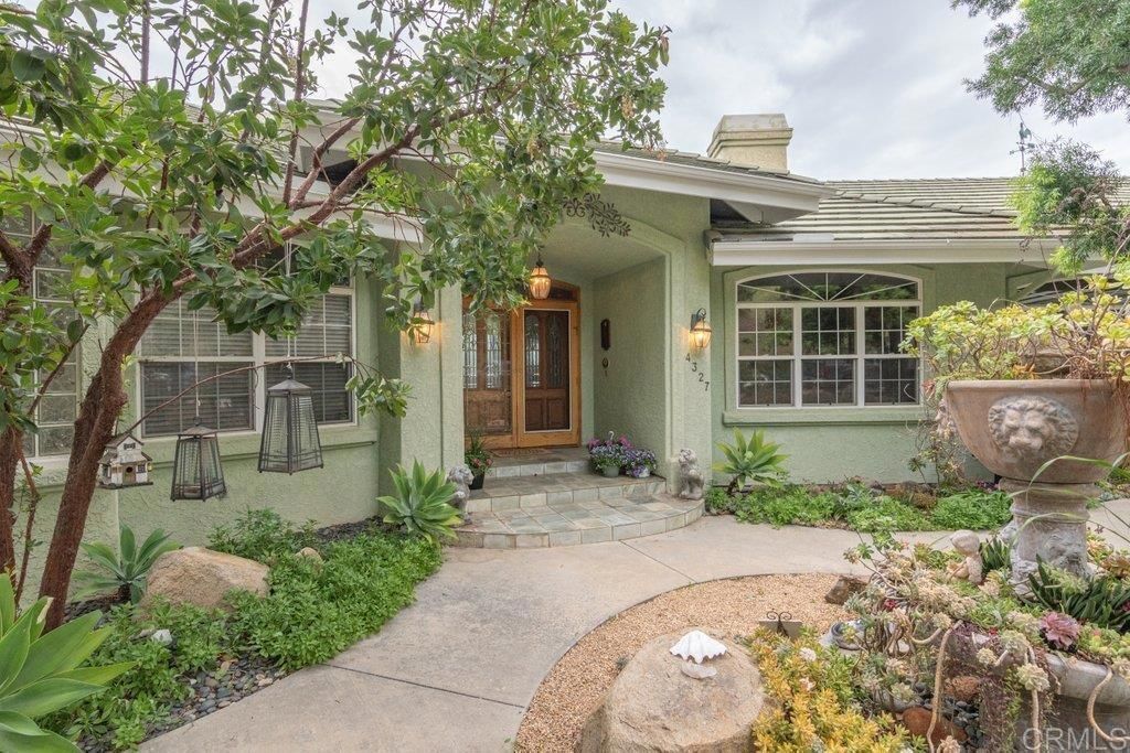 4327 Hollyhill Road Vista, CA 92084