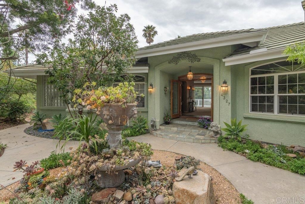 4327 Hollyhill Road, Vista, CA 92084 Main Photo