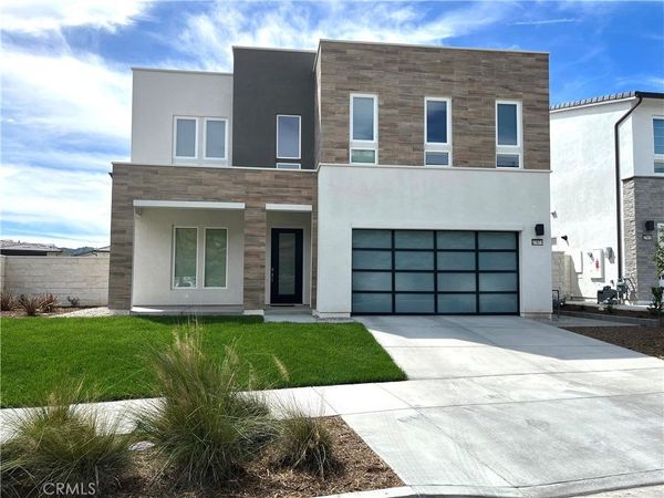 27871 Screenplay Place, Valencia, CA 91381