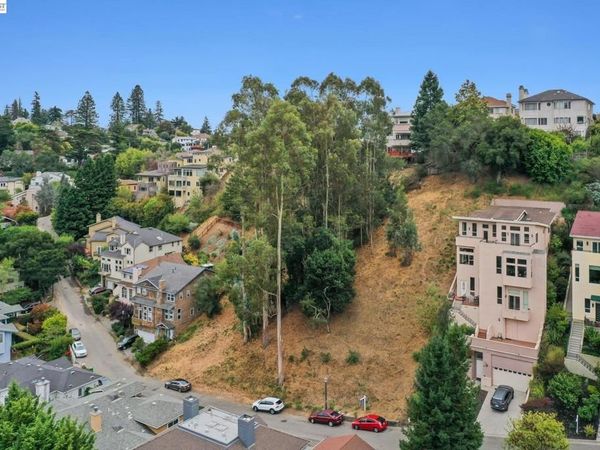 209 Sheridan Rd, Oakland, CA 94618