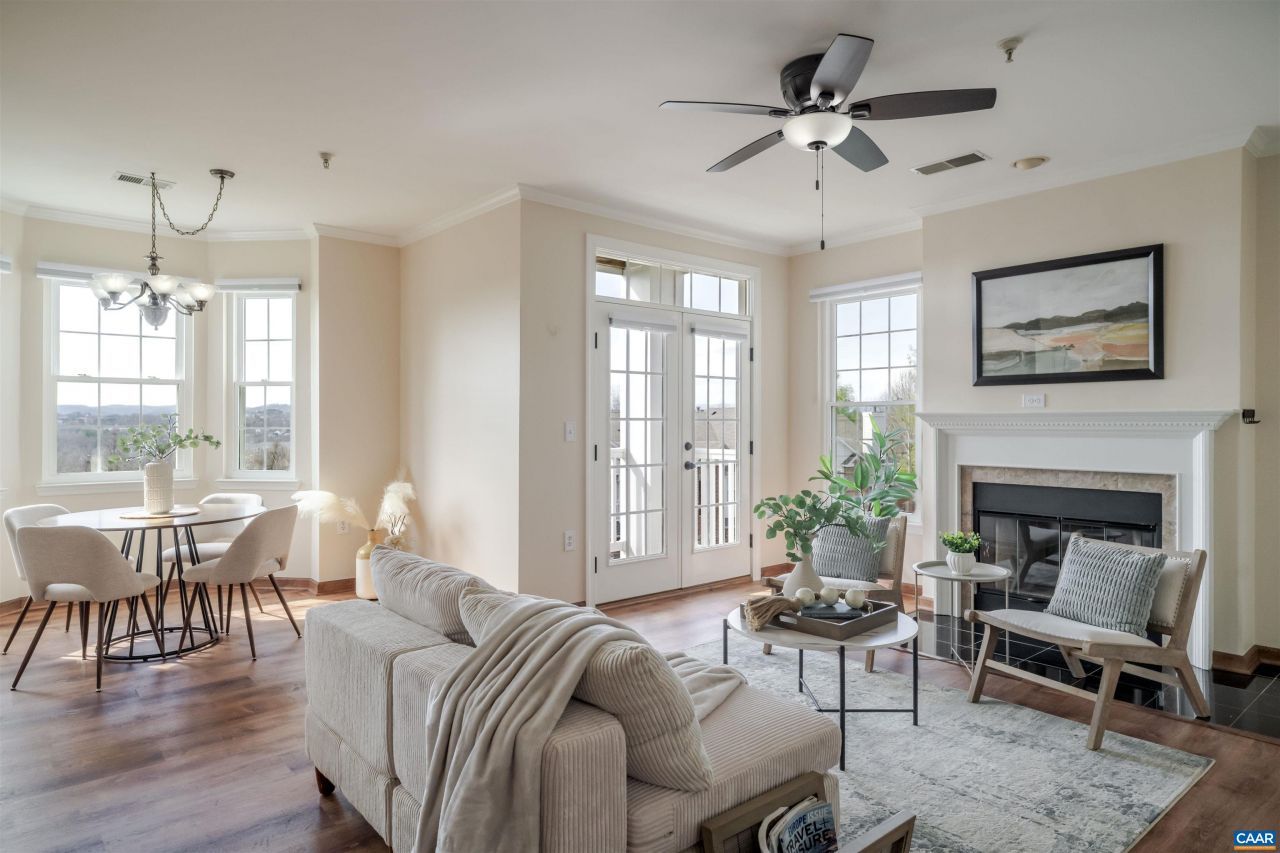 1055 Weybridge Ct, Unit 204, Charlottesville, VA 22911 Main Photo