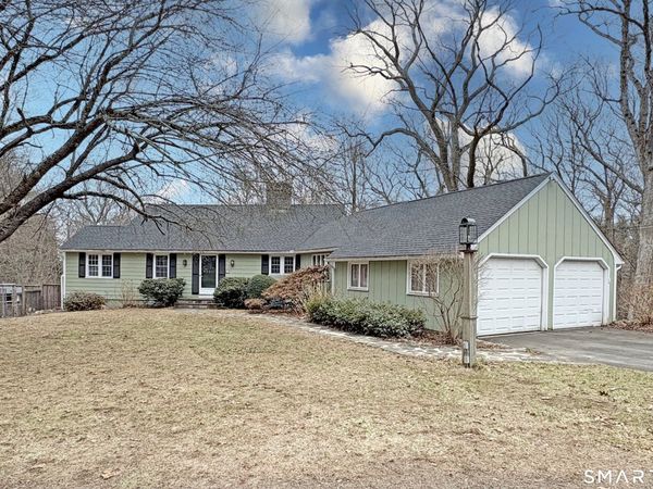 10 Cove Hill, Essex, CT 06426