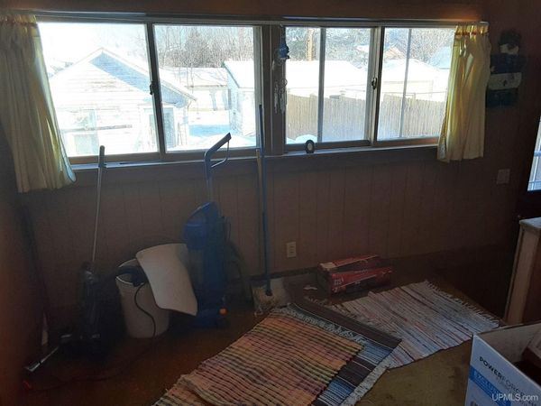 304 E Longyear Street, Bessemer, MI 49911