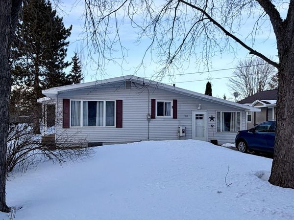 219 W Fairbanks Street, Chocolay Twp, MI 49855