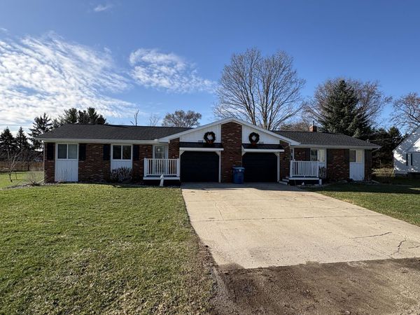 1028 Rosewood Street, Jenison, MI 49428