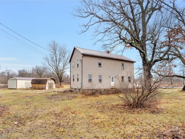 208 State Route 14, North Benton, OH 44449