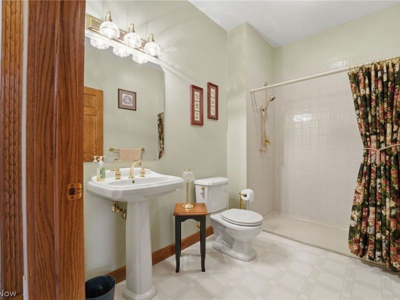 9525 Tanager Drive, Chardon, OH 44024 Photo 18