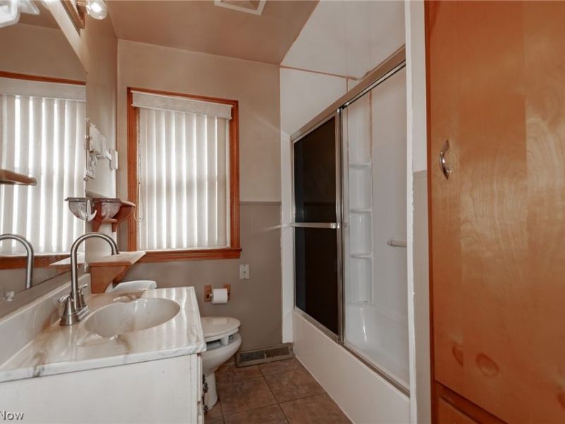 34233 Beach Park Avenue, Eastlake, OH 44095 Photo 16