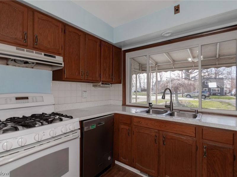 34233 Beach Park Avenue, Eastlake, OH 44095 Photo 37