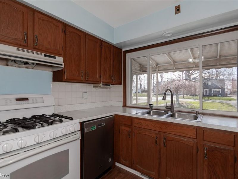 34233 Beach Park Avenue, Eastlake, OH 44095 Photo 38