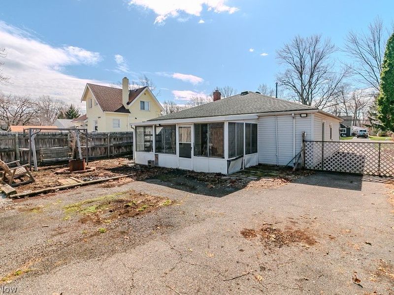 34233 Beach Park Avenue, Eastlake, OH 44095 Photo 6