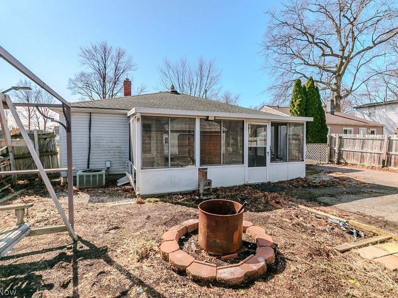 34233 Beach Park Avenue, Eastlake, OH 44095 Photo 8