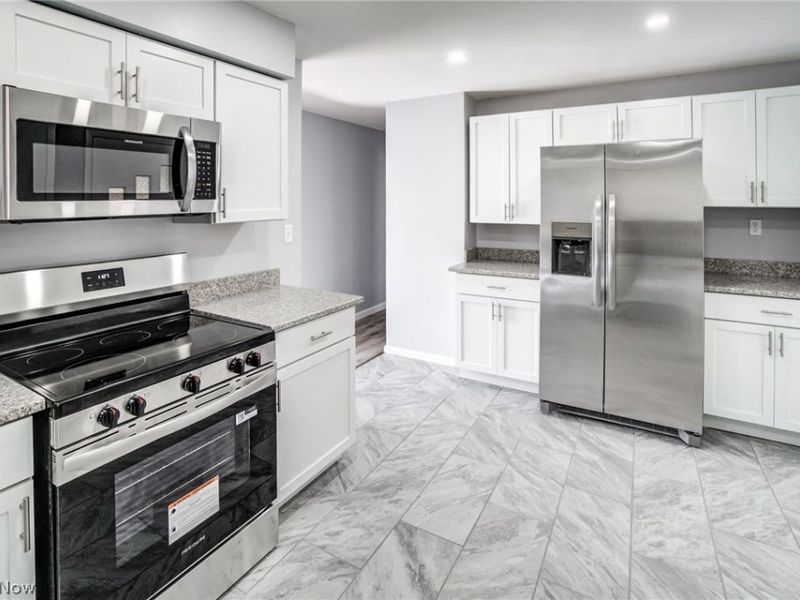 19411 Marvin Road, Warrensville Heights, OH 44128 Photo 16