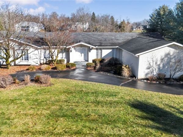 2901 Vesper Drive, Akron, OH 44333