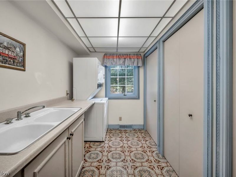 2901 Vesper Drive, Akron, OH 44333 Photo 36