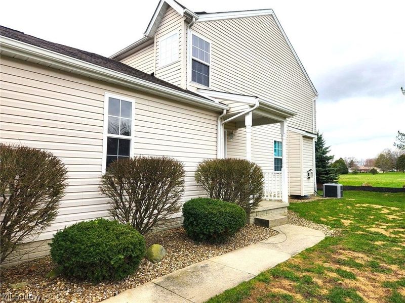 106 Meander Lane, Elyria, OH 44035 Photo 3