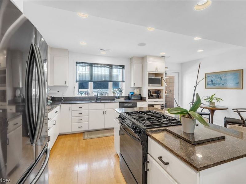 1407 W 10th Street, Cleveland, OH 44113 Photo 15