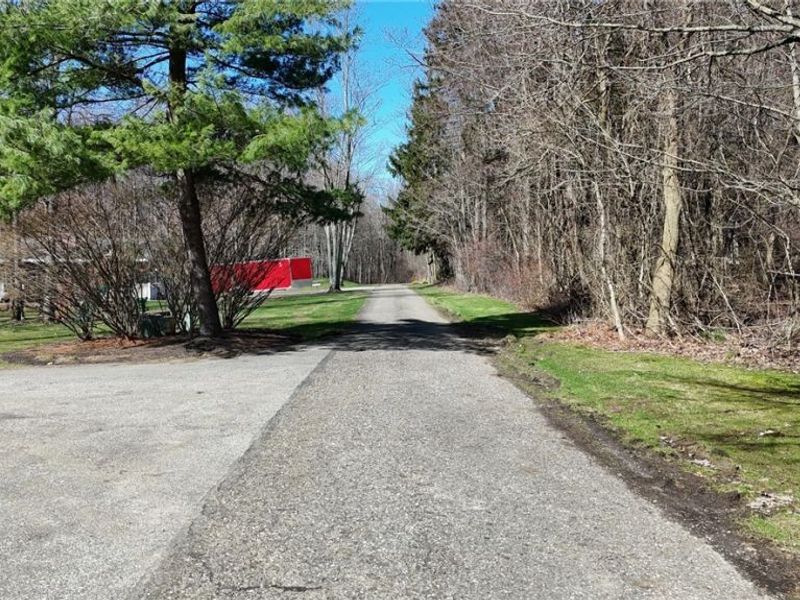 Bell Road, Chagrin Falls, OH 44022 Photo 2