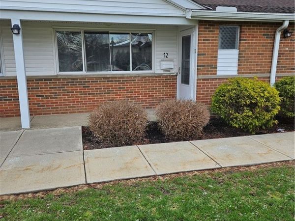 25600 Country Club Boulevard, Unit 12, North Olmsted, OH 44070