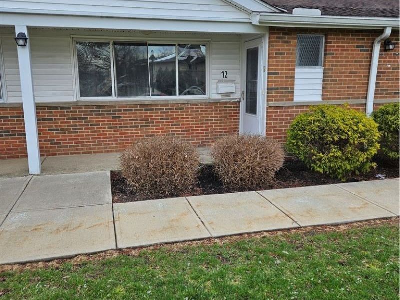 25600 Country Club Boulevard, Unit 12, North Olmsted, OH 44070 Photo 1