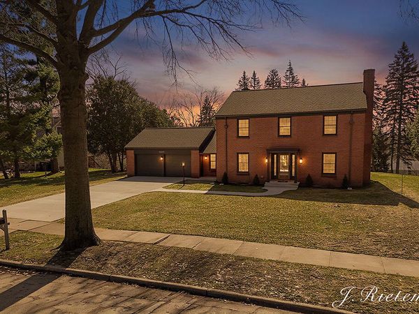 2150 Onekama Drive SE, Grand Rapids, MI 49506