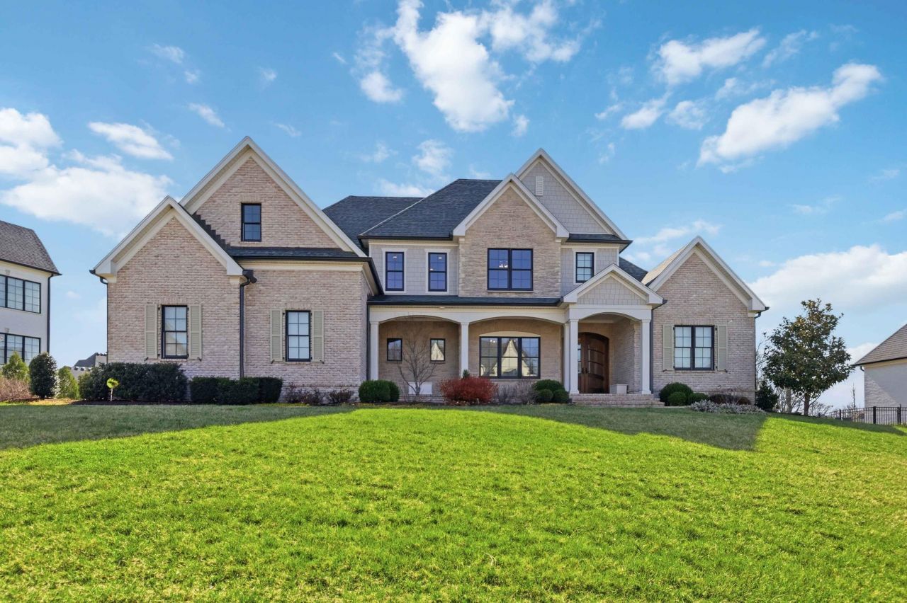 2584 Cayman Heights, Lexington, KY 40509